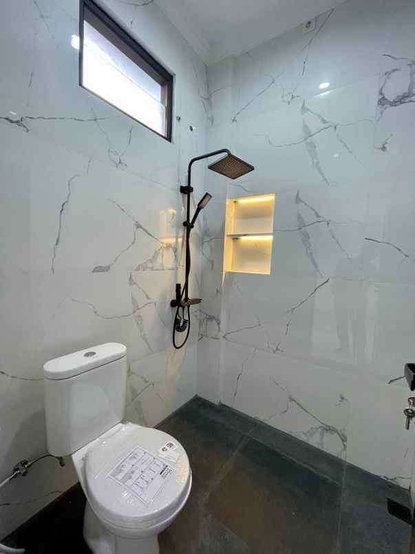 dijual rumah purwo martani kalasan