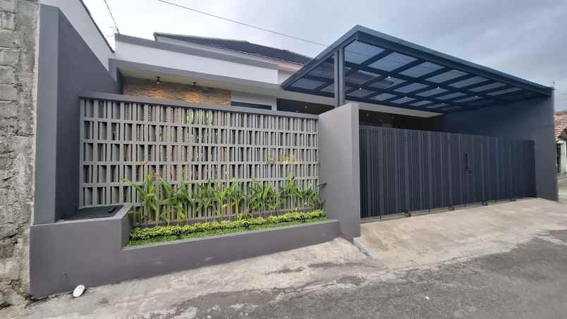 dijual rumah purwomartani