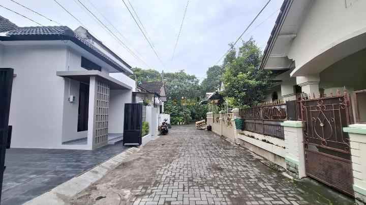 dijual rumah purwomartani