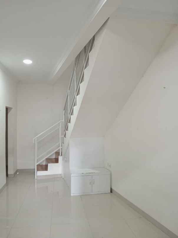 dijual rumah pusat kota cimahi 2 lantai