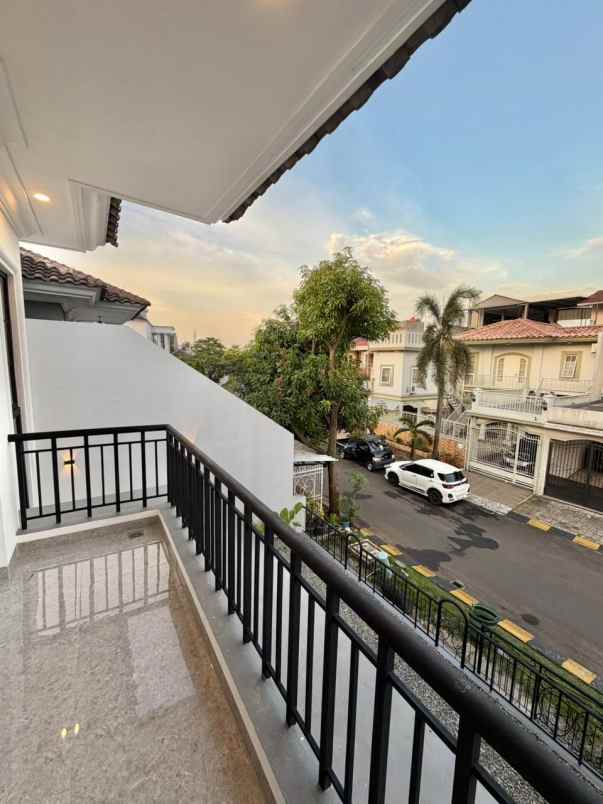 dijual rumah puspita loka bsd tangerang