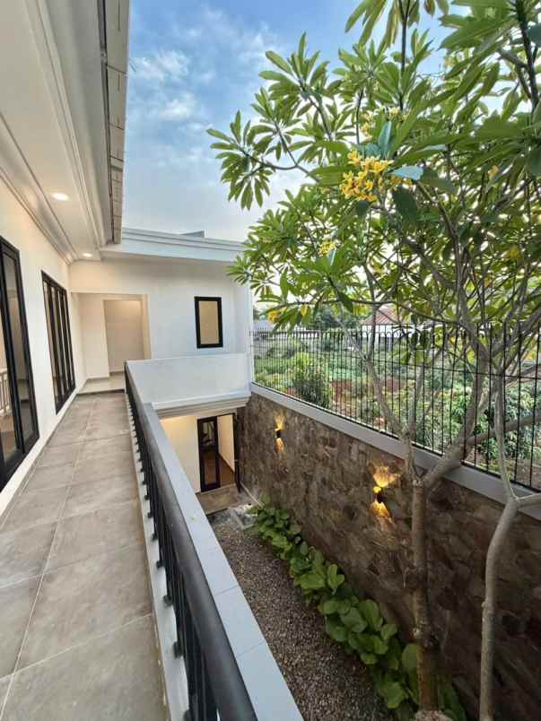 dijual rumah puspita loka bsd tangerang