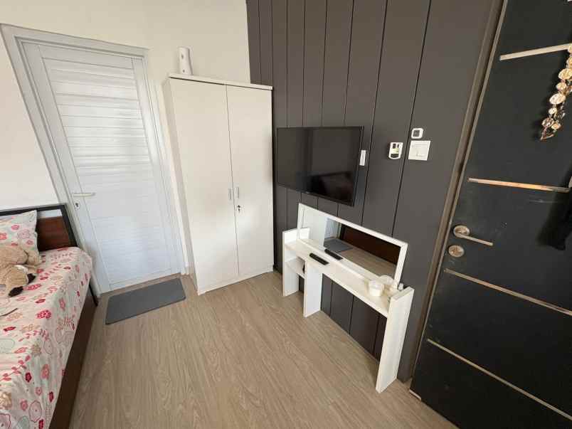 dijual rumah rapi siap huni di the address cibubur