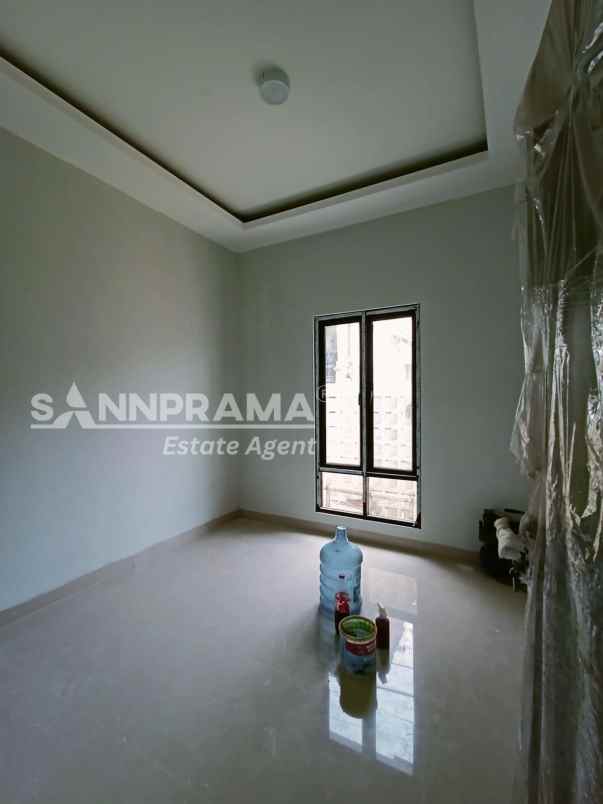 dijual rumah ratujaya