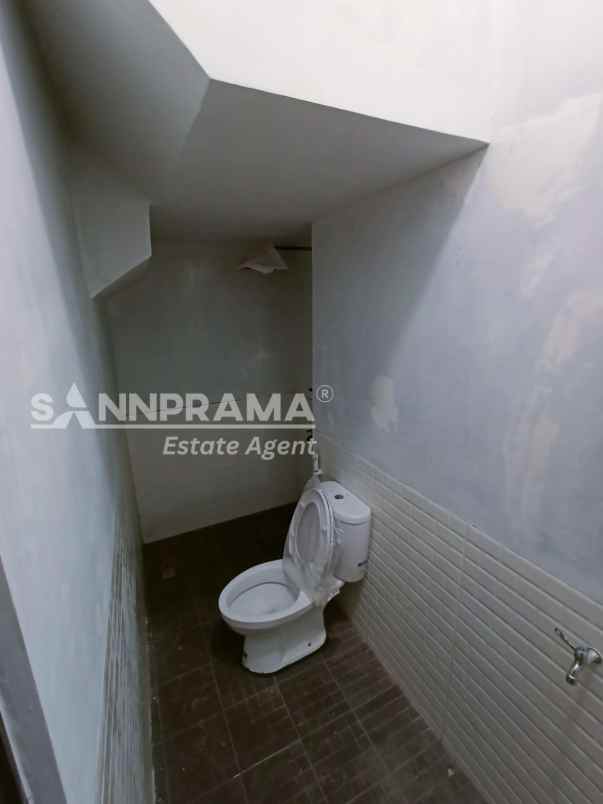 dijual rumah ratujaya