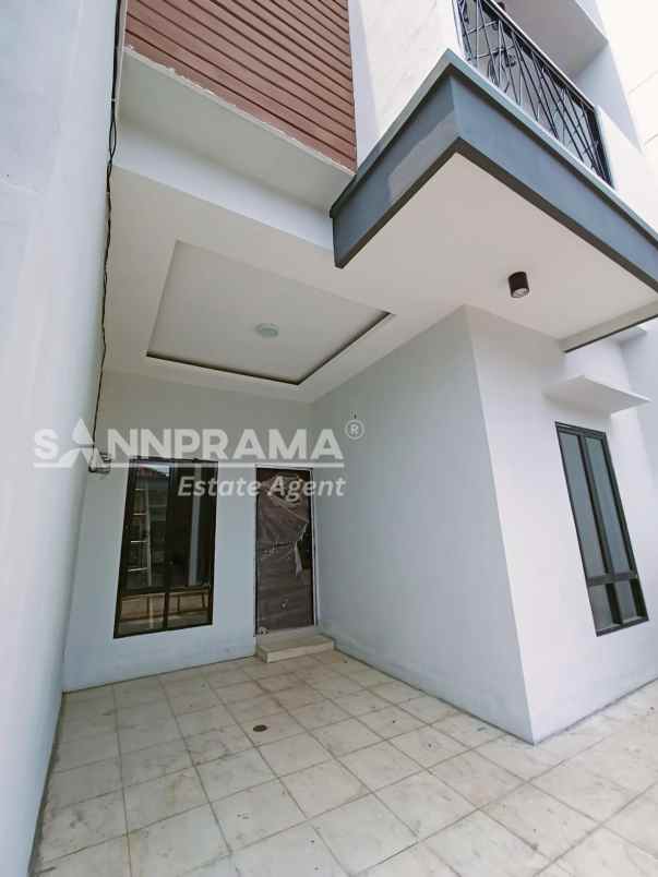 dijual rumah ratujaya