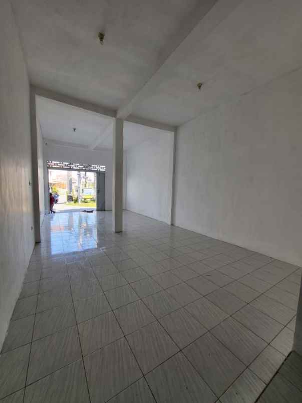 dijual rumah raya medokan