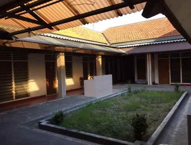 dijual rumah raya tenggilis