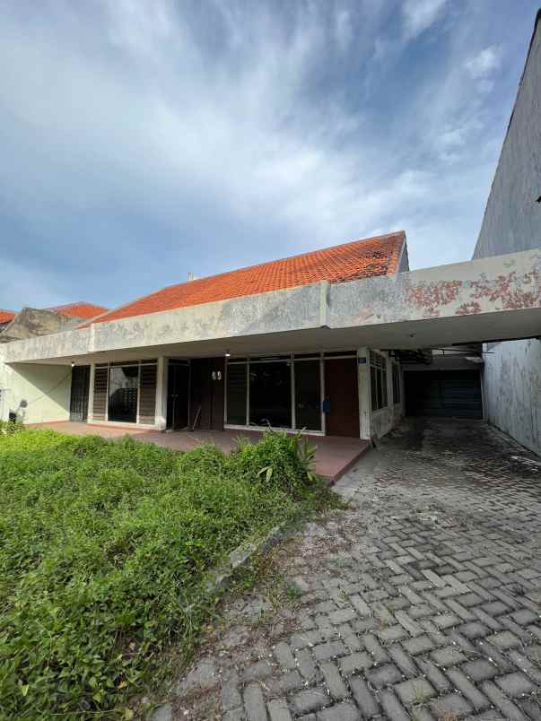 dijual rumah raya tenggilis