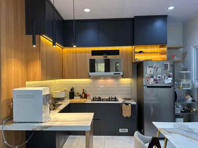 dijual rumah regensi melati mas