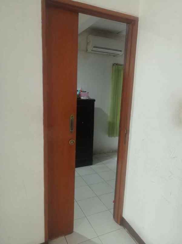 dijual rumah rempoa ciputat