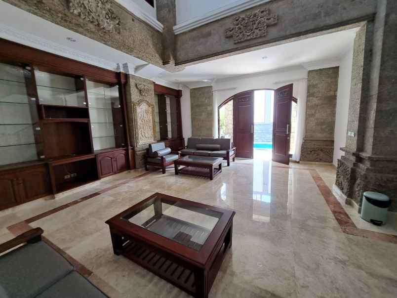 dijual rumah renon denpasar bali