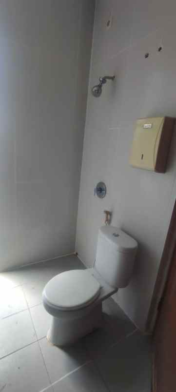 dijual rumah royal park residence