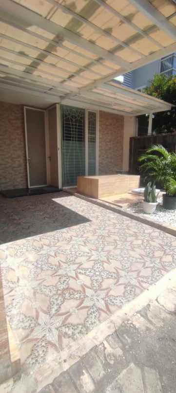 dijual rumah royal park residence
