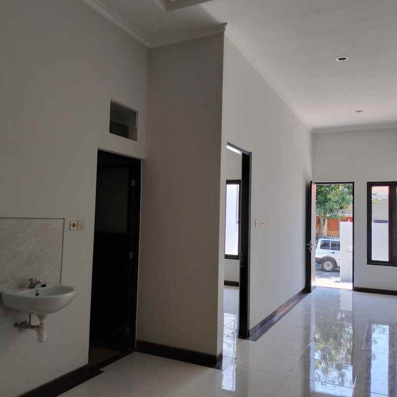 dijual rumah rungkut asri timur