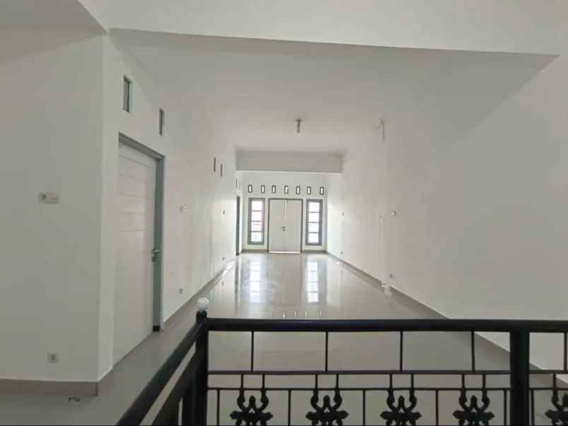 dijual rumah sambego