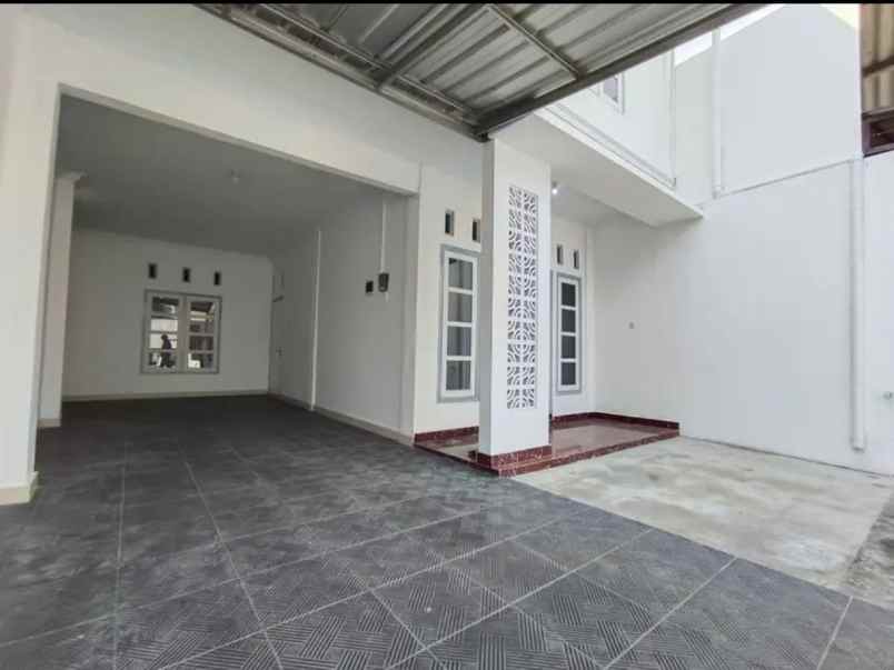 dijual rumah sambego