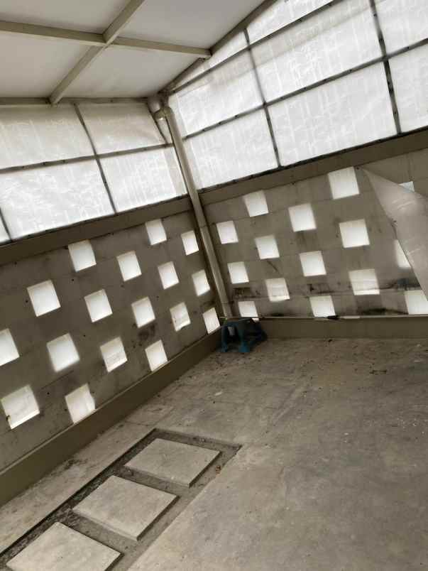 dijual rumah sambiroto