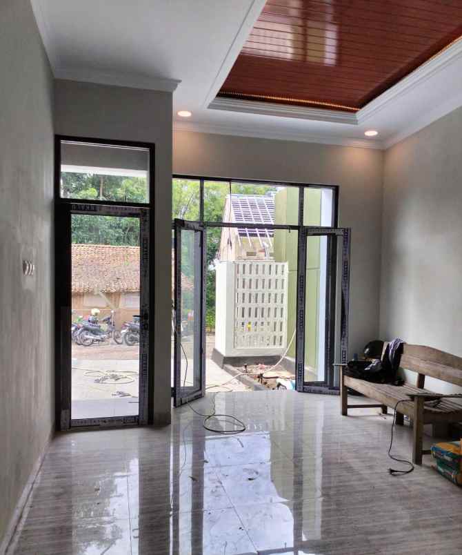 dijual rumah sambiroto