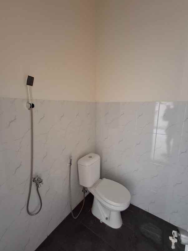 dijual rumah saptorenggo