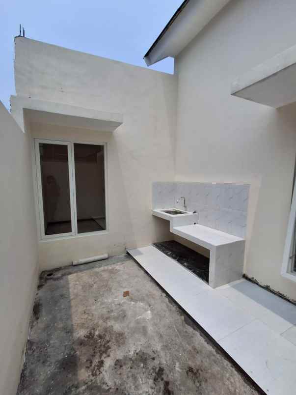 dijual rumah saptorenggo