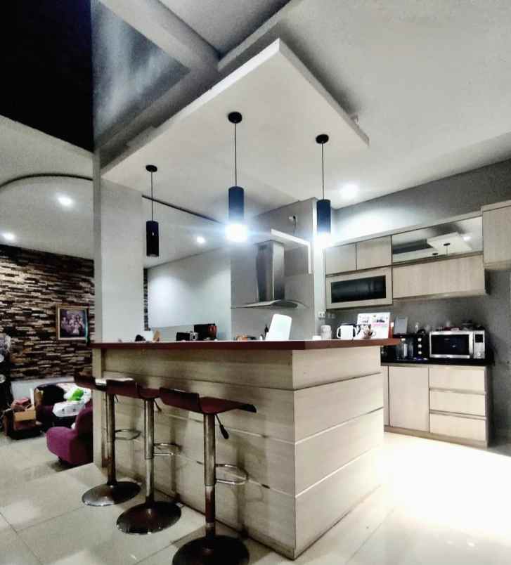 dijual rumah sejuk cantik view danau cibubur bogor