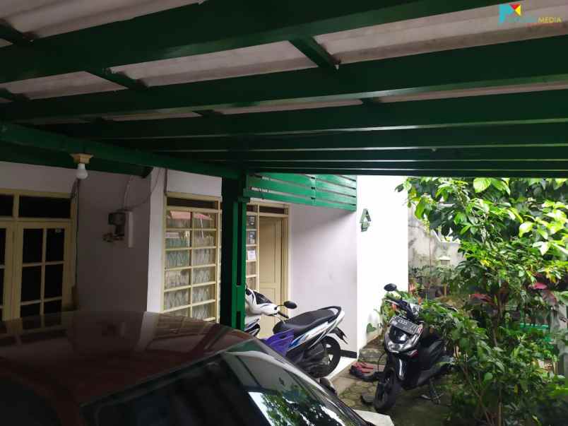 dijual rumah sekejati