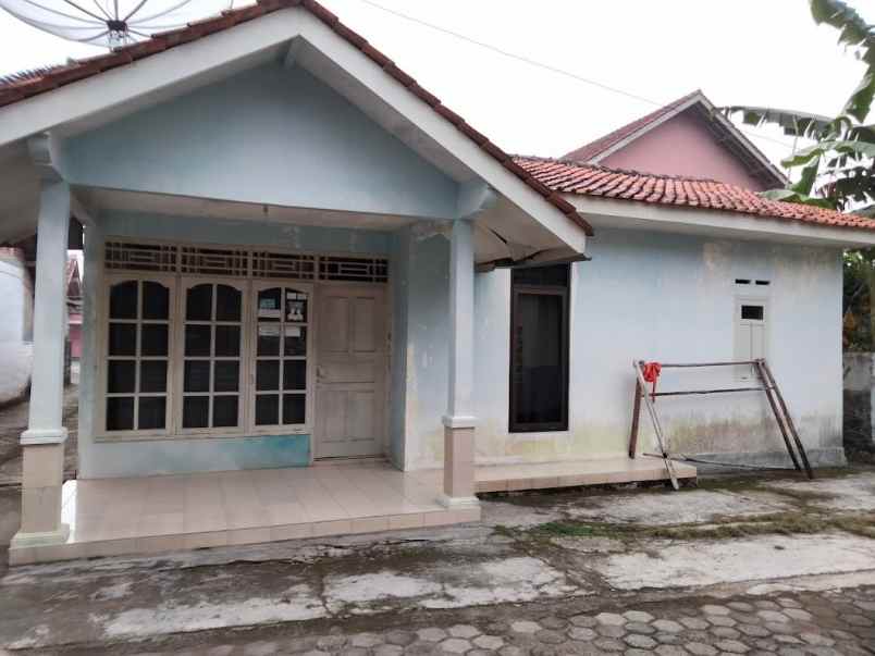 dijual rumah selangkah ke jl raja sidabowa