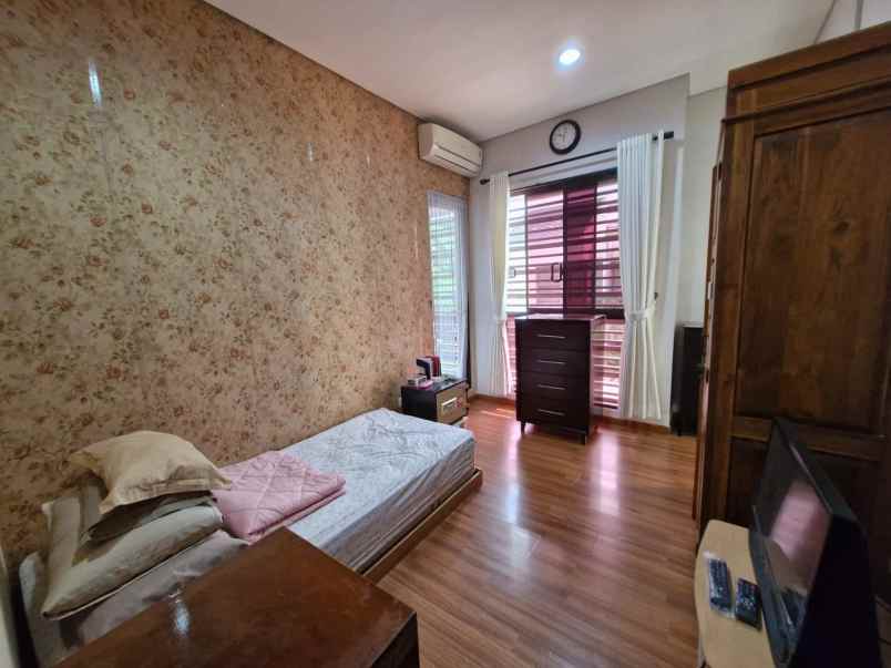 dijual rumah semifurnish prestigia the eminent bsd