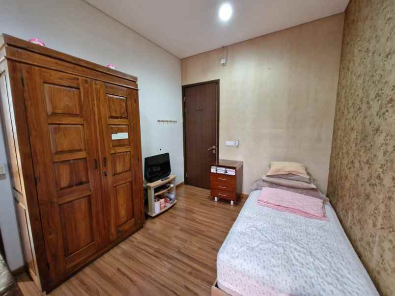 dijual rumah semifurnish prestigia the eminent bsd