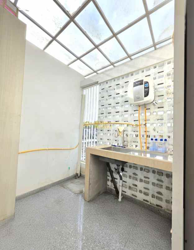 dijual rumah sendangadi