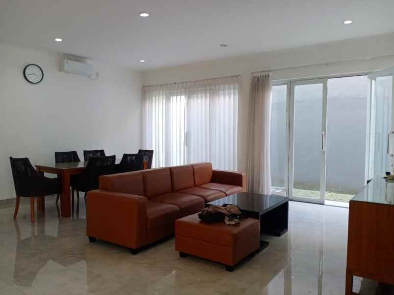 dijual rumah sentul city