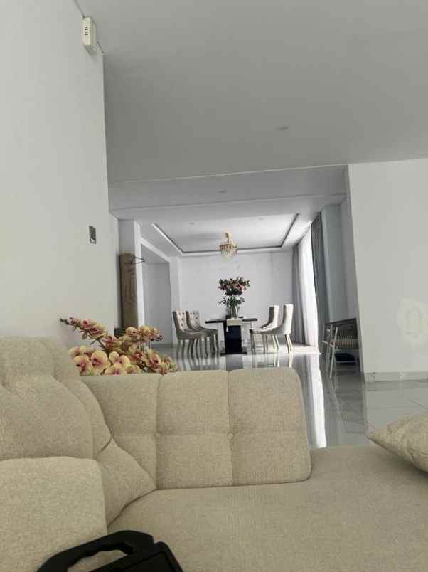 dijual rumah setiabudhi kota bandung