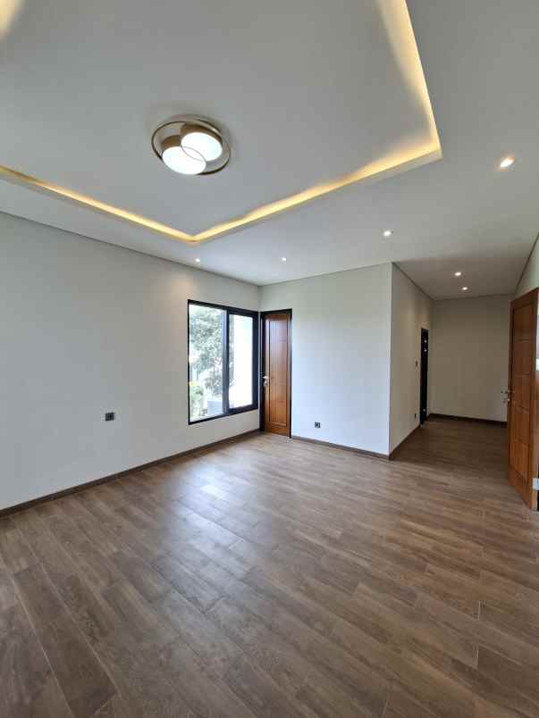 dijual rumah setiabudi regency