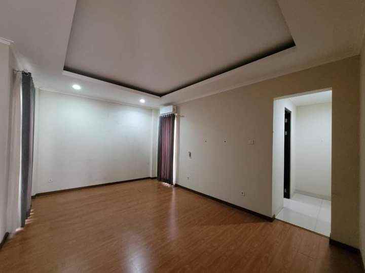 dijual rumah setrasari