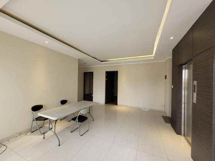 dijual rumah setrasari