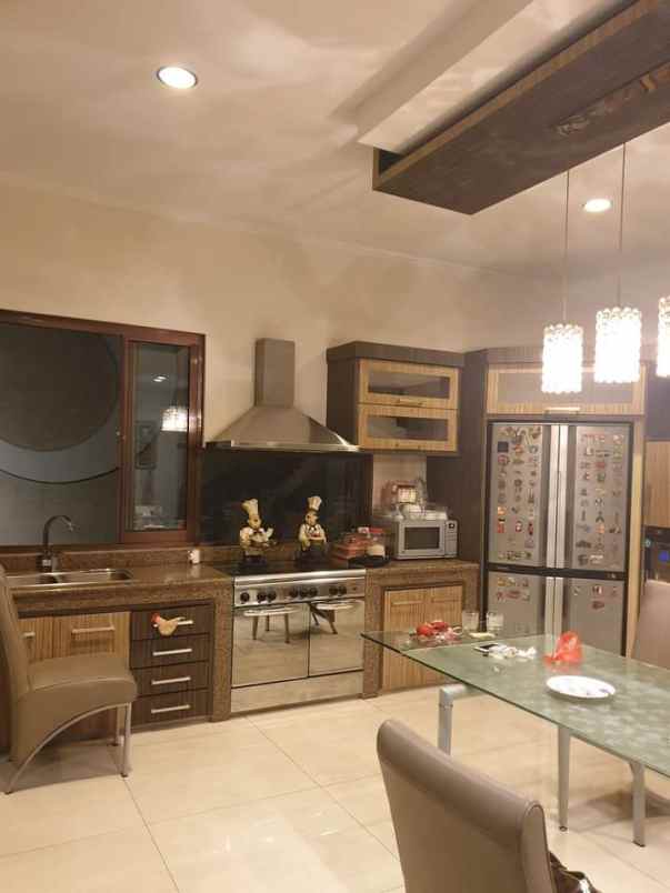 dijual rumah singgasana