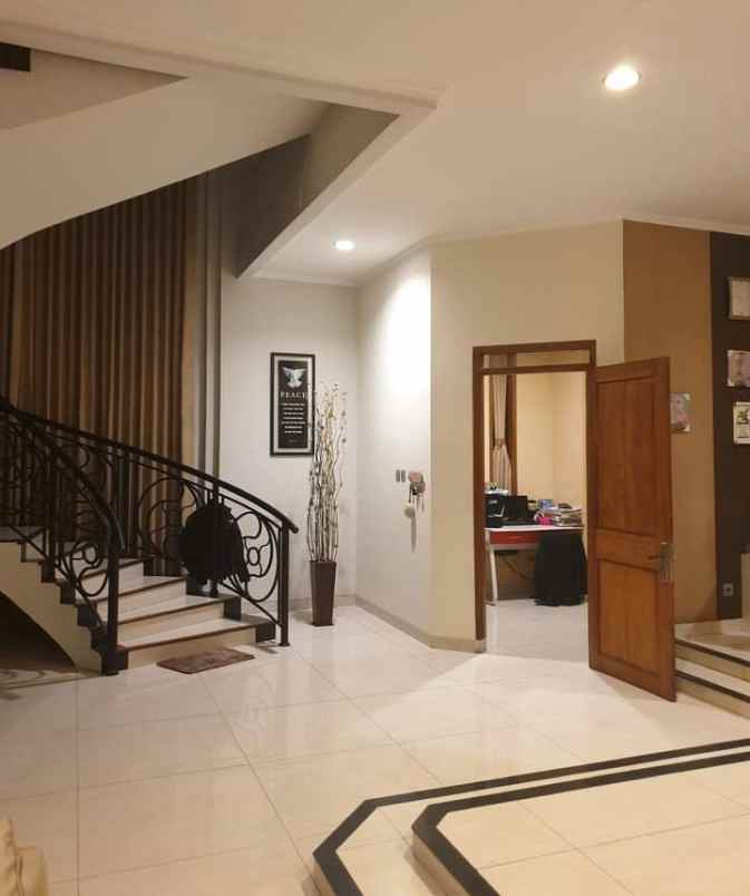 dijual rumah singgasana