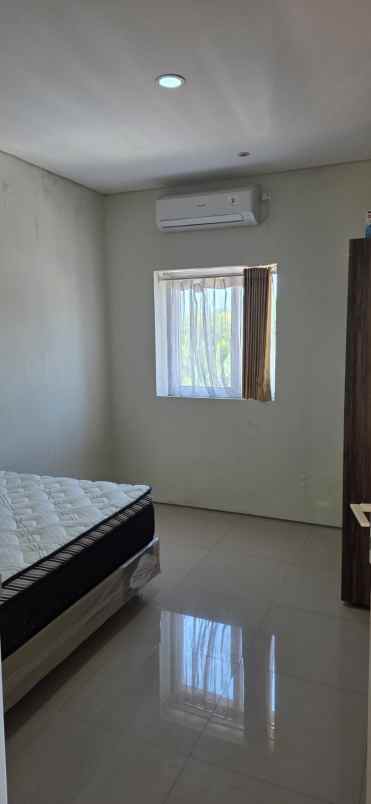 dijual rumah srondol wetan