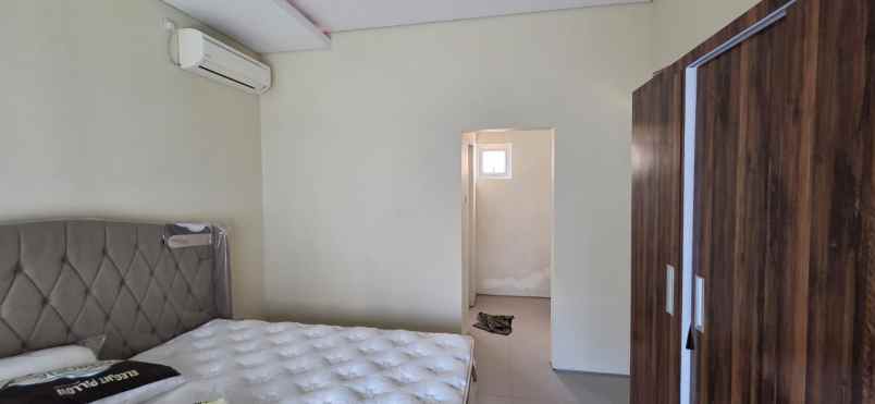dijual rumah srondol wetan