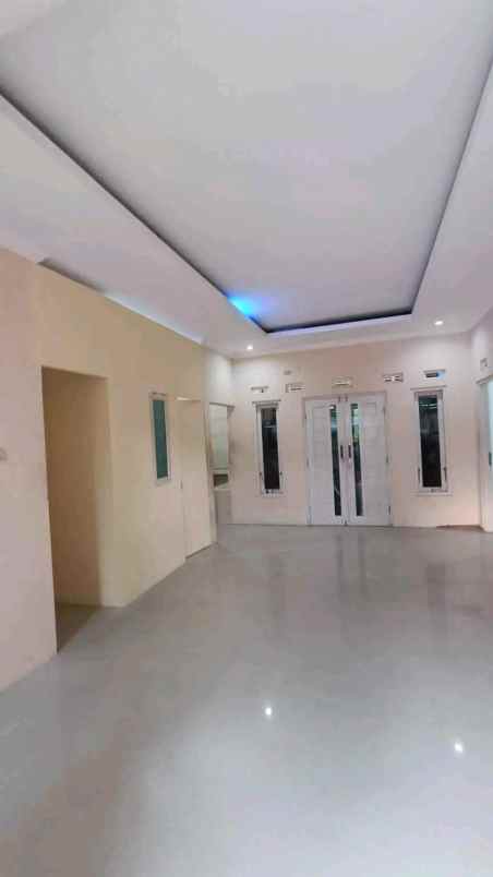dijual rumah stipram