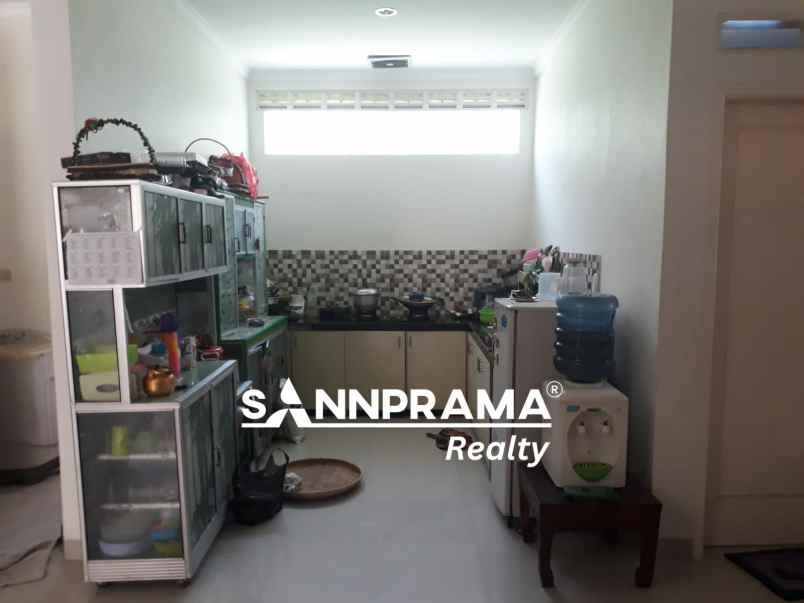 dijual rumah sukamaju