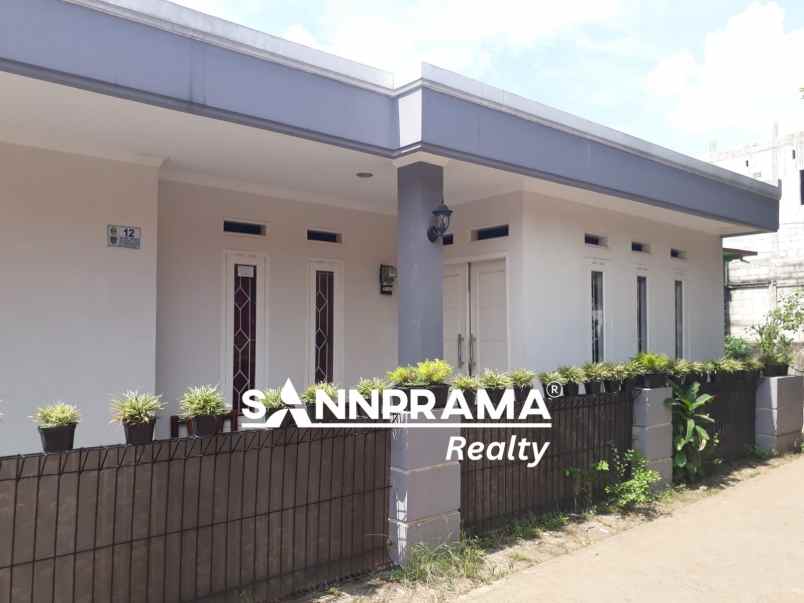 dijual rumah sukamaju