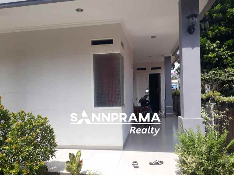dijual rumah sukamaju