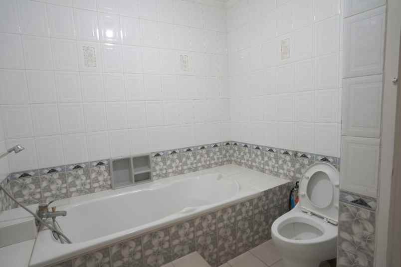 dijual rumah sukanagara antapani kota