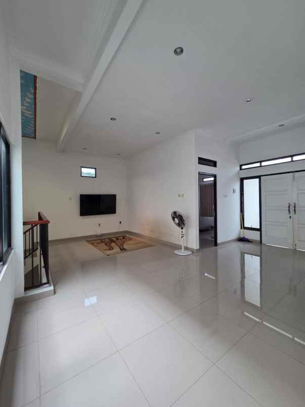 dijual rumah sukatani permai rt 12 rw