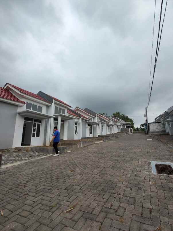 dijual rumah sukodadi residence