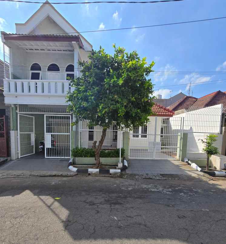 dijual rumah sutorejo prima