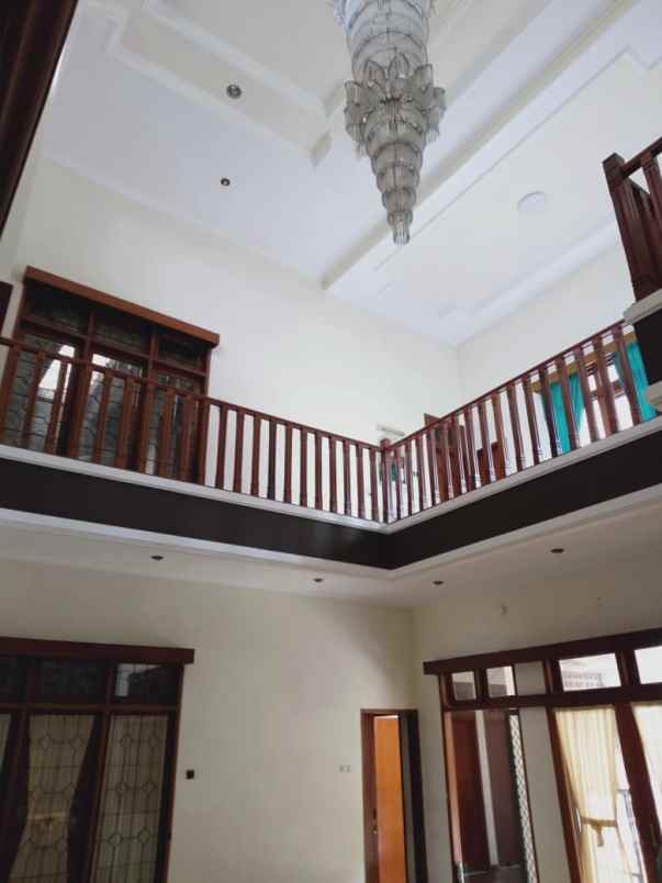 dijual rumah sutorejo prima indah barat