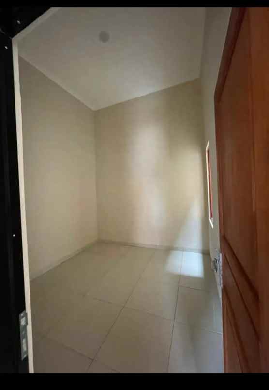 dijual rumah taman harapan baru kota